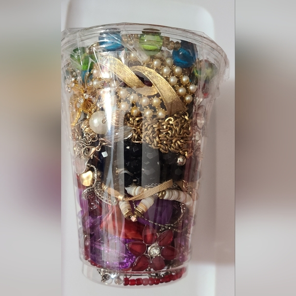 Jewelry Jar lot brooches necklaces bracelets vintage & modern glass rhinestones - Picture 5 of 10